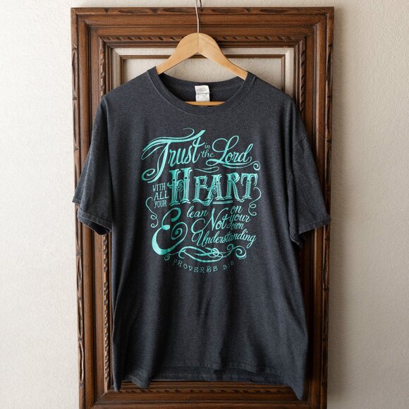 Fruit of the Loom Womens Graphic Tee Sz Large Christian Shirt Proverbs 3:5 Bible - Picture 1 of 5